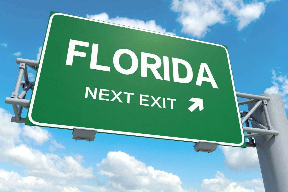 A road sign going to Florida.